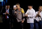 Sambut-Pilkada-Damai-dan-Riang-Gembira,-Kapolda-Bengkulu-Ajak-Kedua-Paslon-Gub-dan-Wagub-Nyanyi-Bareng-di-Malam-Pengundian-Nomor-Urut