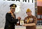 Kapolres-Kupang-Hadiri-Penganugerahan-Bintang-LVRI-kepada-Kapolda-NTT-dan-Wakil-Gubernur