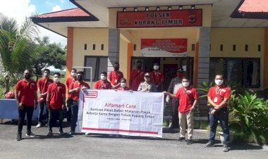 Cegah-Covid-19--Kapolres--Kupang--bersama-Bhayangkari-berikan-ratusan-paket-sembako