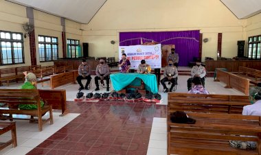 Polres-Kupang,-Salurkan-Bantuan-Paket--Sembako-Melalui-Rumah-Ibadah