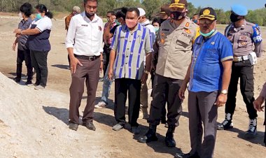 Kapolres-Kupang-Pimpin-Pengaman-Kunjungan-Kerja-Menteri-Perdagangan-RI-di-Desa-Nunkurus