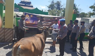 Masjid-Nurul-Jadid-Babau-Kupang-Timur-Terima-Hewan-Qurban-Polres-Kupang