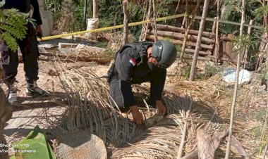Bhabinkamtibmas-Polsek-Kupang-tengah--Laporkan-Penemuan-Bom-Oleh-Warga