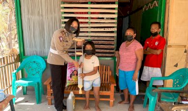 Bahagia-Linda-Boboy,-Disabilitas-Korban-Lakalantas-Dihadiahi-Tongkat