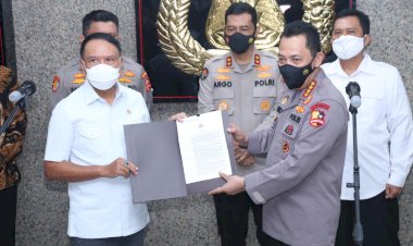 Kompetisi-Sepak-Bola-Diizinkan,-Kapolri-Ingatkan-Komitmen-Penegakan-Prokes