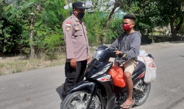 Polisi-Terus-Ingatkan-Masyarakat-Tetap-Patuhi-Protokol-Kesehatan-Covid-19