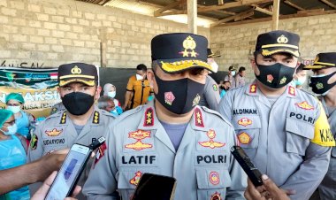 Kapoles-Kupang-Dampingi-Kapolda-NTT-Gelar-Bakti-Sosial-Di-Sulamu