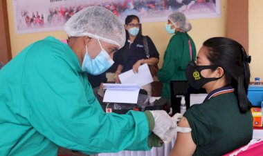 Lampau-Target-Peminat-Vaksinasi-Massal-Polres-Kupang