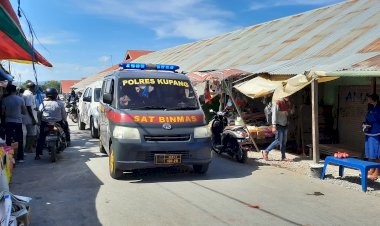 Masuk-Pasar-Sat-Binmas-Polres-Kupang-Himbau-Masyarakat-Patuhi-Protokol-Kesehatan