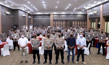 Buka-Pelatihan-Kehumasan,-Wakapolda-NTT-:-Kuasai-Teknologi,-Genggam-dunia
