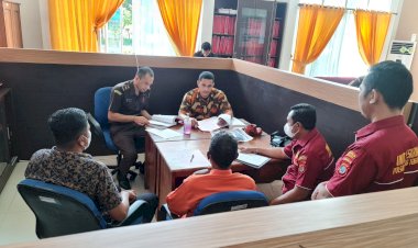 Polsek-Kupang-Tengah-Limpahkan-Tersangka-dan-Barang-Bukti-Pidana-Pembunuhan-Penfui-Timur-diserahkan-ke-JPU