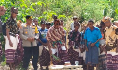 Kapolres-Kupang-Menghadiri-Seremonial-Adat -Pembangunan-Bendungan-Tefmo-Manikin