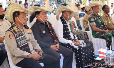 Kapolres-Kupang-Dampingi-Gubernur-NTT,-Resmikan-Rumah-Pastori-Jemaat--Zaitun- Tuapukan