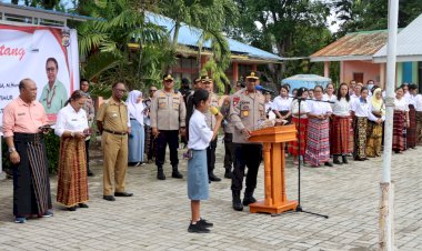Siswa-SMAN-1-Kupang-Timur,-Unjuk-Kebolehan-didepan-Kapolda-NTT