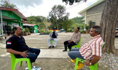Wakapolres-Kupang-Gelar-Jumat-Curhat-di-Lokasi-Longsor-Takari
