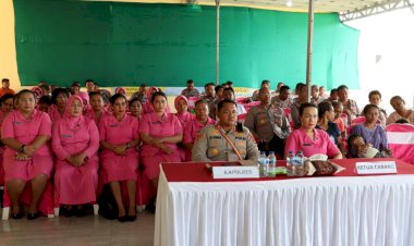 Kapolres-Kupang-Hadirkan-Anak-Anak-Stunting-Saat-Ikuti--Sosialisasi-Pencanangan-Orang-Tua-Asuh-Anak-Stunting