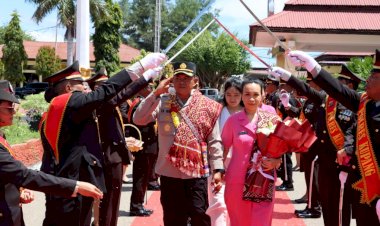 Upacara-Pedang-Pora-berbalut-Suasana-Haru-Biru-Personil-Polres-Kupang-Melepas-AKBP-FX-Irwan-Arianto,-S.I.K,-M.H