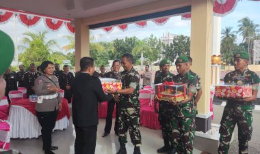 Hadiri-Upacara-Pembinaan-Tradisi-Peringatan-Hari-Bhayangkara,-Komandan-Brigif-21-Komodo-Kejutkan-Kapolres-Kupang
