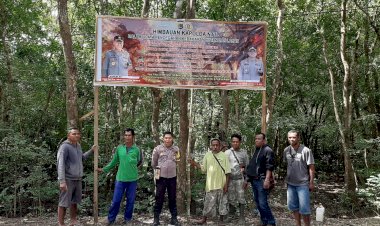 Cegah-Kebakaran-di-Hutan-Sisimeni-Sanam-dan-Camplong,-Polres-Kupang-Bentang-Spanduk-di-Kawasan-Hutan
