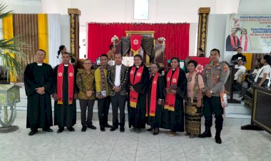 Polres-Kupang-Menggelar-Minggu-Kasih-Bersama-Jemaat-Ebenhazer-Desa-Oeltuah