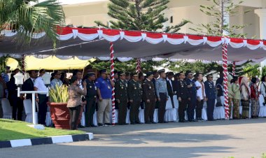 Hadiri-Upacara-HUT-TNI,-Kapolres-Kupang--Ucapkan-Selamat-Ulang-Tahun-TNI-ke-78