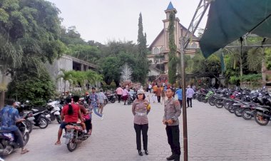 153-Gereja-Di-Kabupaten-Kupang-Laksanakan-Ibadah-Malam-Natal-Dengan-Aman-Dan-Lancar