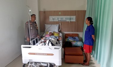 Sambangi-Anggota-Yang-Sakit,-Bukti-Kedekatan-Kapolres-Kupang-Dengan-Anggotanya