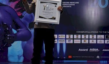 Kapolres-Manggarai,-AKBP-Edwin-Saleh,-Raih-Penghargaan-Bergengsi-dari-Asia-Choice-Awards