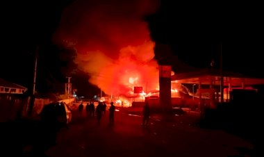 Brutal-!--KKB-Paniai-Bakar-Kios,-Sekolah-Dasar-dan-SMP-di-Kepas-Kopo,-Dogiyai