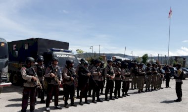 Pasca-KKB-Lakukan-Penyerangan-dan-Pembakaran,-Polres-Paniai-Gelar-Patroli-Kamtibmas-Bersama-Personel-Brimob-BKO