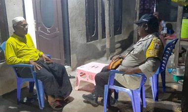 Bhabinkamtibmas-Kelurahan-Sulamu-Ajak-Warga-Kampung-Bajo-Turut-Jaga-Kedamaian-Jelang-Pilkada-Serentak-2024