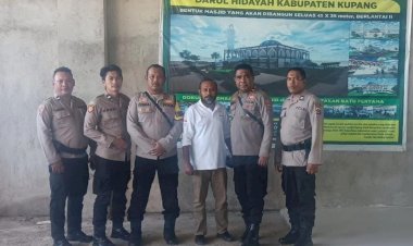 Tunjukkan-Kepedulian,-Kapolres-Kupang-Turut-Berdonasi-Membangun-Tiang-Utama-Masjid