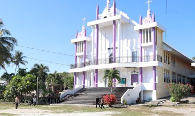 Bakti-Religi-Sambut-HUT-Bhayangkara-ke-78,-Polres-Kupang-Gotong-Royong- Bersihkan-Gereja-dan-Masjid