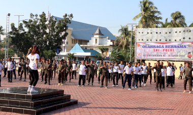 Olahraga-Bersama-TNI-Polri,-Semarakan-HUT-Bhayangkara-ke-78-Tahun-2024-di-Polres-Kupang
