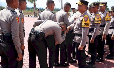 Pimpin-Apel-Penyerahan-Siswa-Latja-SPN-Polda-NTT,-Kapolres-Kupang-:-Tetap-Semangat-dan-Disiplin-serta-Loyalitas-Dalam-Pengabdian