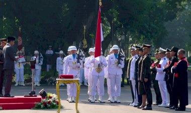 Michael-Josua,-Perwira-Remaja-Polri-Pertama-dan-Satu-satunya-Penganut-Konghucu-yang-dilantik-Presiden-Jokowi