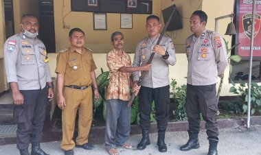 Diwariskan-Sejak-Tahun-1987,-Senjata-Peninggalan-Jepang-Diserahkan-Cornelis-Benu-Kepada-Polisi