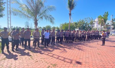 Ratusan-Personil-Polres-Kupang-Siap-Amankan-Tahap-Pendaftaran-Cabup-Cawabup-Kabupaten-Kupang