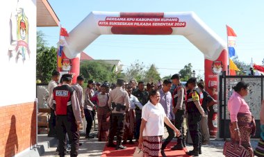 Pengamanan-Pendaftaran-Calon-Kepala-Daerah-Hari-Kedua-di-KPUD-Kabupaten-Kupang-Berjalan-Aman-dan-Lancar