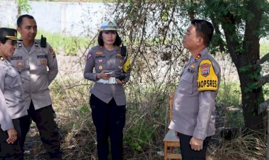 Kapolres-Kupang-Pantau-Langsung-Proses-Pengamanan-Pendaftaran-Cakada-Kabupaten-Kupang