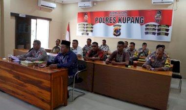 Puluhan-Personil-Bhabinkamtibmas-Polres-Kupang--Hadiri-Penyuluhan-Penanggulangan-Terorisme-dan-Radikalisme