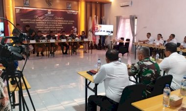Polres-Kupang-Amankan-Jalannya-Rapat-Pleno-Terbuka-Rekapitulasi-Hasil-Penghitungan-Perolehan-Suara-Tingkat-Kabupaten-Kupang