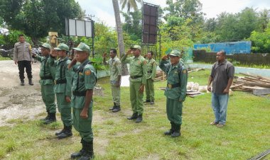 Bripka-Maksi-Metak-Latih-PBB-Linmas-Desa-Baumata-Timur-dan-Sampaikan-Imbauan-Kamtibmas