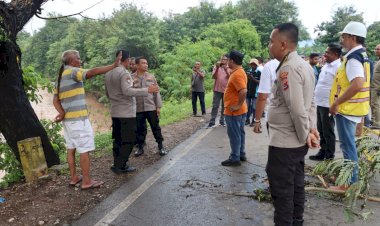 Kapolres-Kupang-Pantau-Langsung-Lokasi-Longsor-di-Kilometer-41-Jalan-Timor-Raya