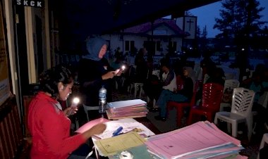 Listrik-Padam,-Polres-Kupang-Terpaksa-Hidupkan-Genset-Demi-Layanan-SKCK-Khusus-PPPK
