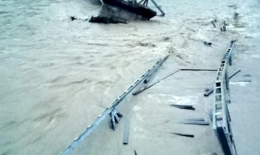 Jembatan-Termanu-Putus-Total-Akibat-Banjir,-Akses-ke-Amfoang-Terputus