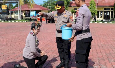 Dapat-Kenaikan-Pangkat-Pengabdian,-Wakapolres-Kupang-Kompol-Ribka-HUberta-Hangge,-S.H.,-M.H-Naik-Pangkat-Jadi-AKBP
