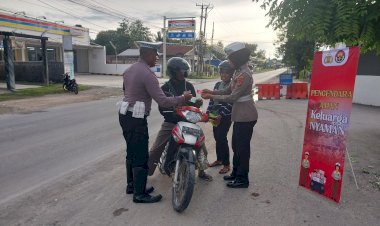 Polres-Kupang-Sebar-Stiker-