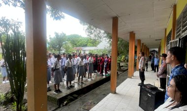 Satbinmas-Polres-Kupang-Gelar-Sosialisasi-Call-Center-110-di-SMN-3-Kupang-Timur
