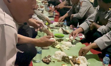 Suka-Cita-dan-Kebersamaan-Personil-Polres-Kupang-dalam-Buka-Puasa-Ramadhan